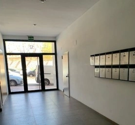 Esik - Luminous Apartment with Elevator in Buñol