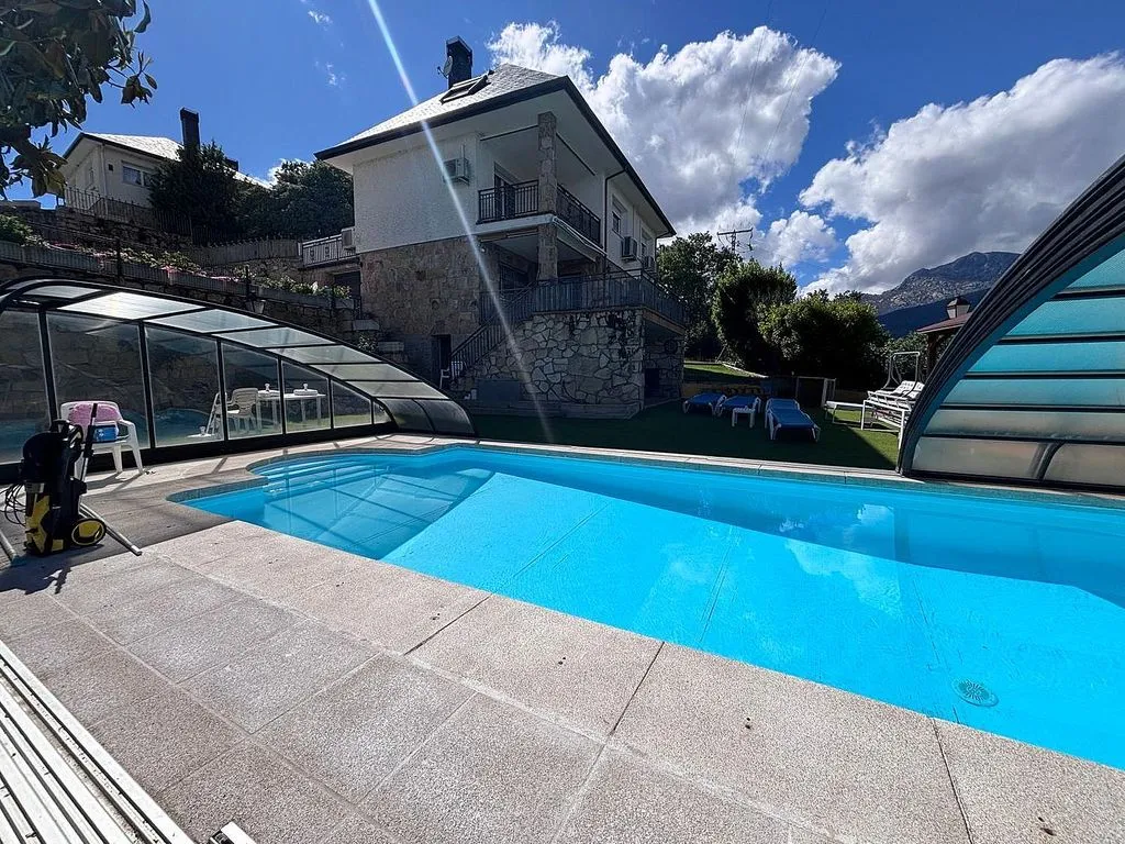 Pool - Chalet with Pool and Terrace in El Boalo