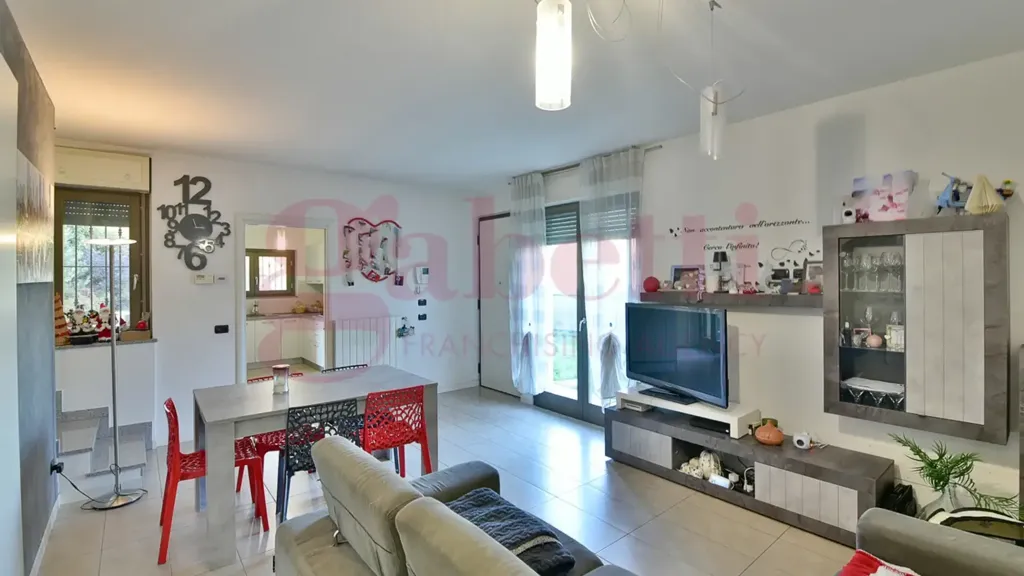 Elutuba - Modern Villa with Garden in Cantù