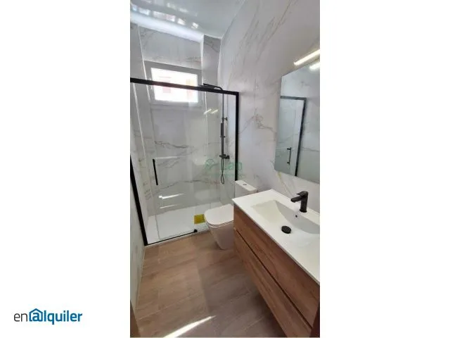 Vannitoad - Student Flat with Balcony in Basurto