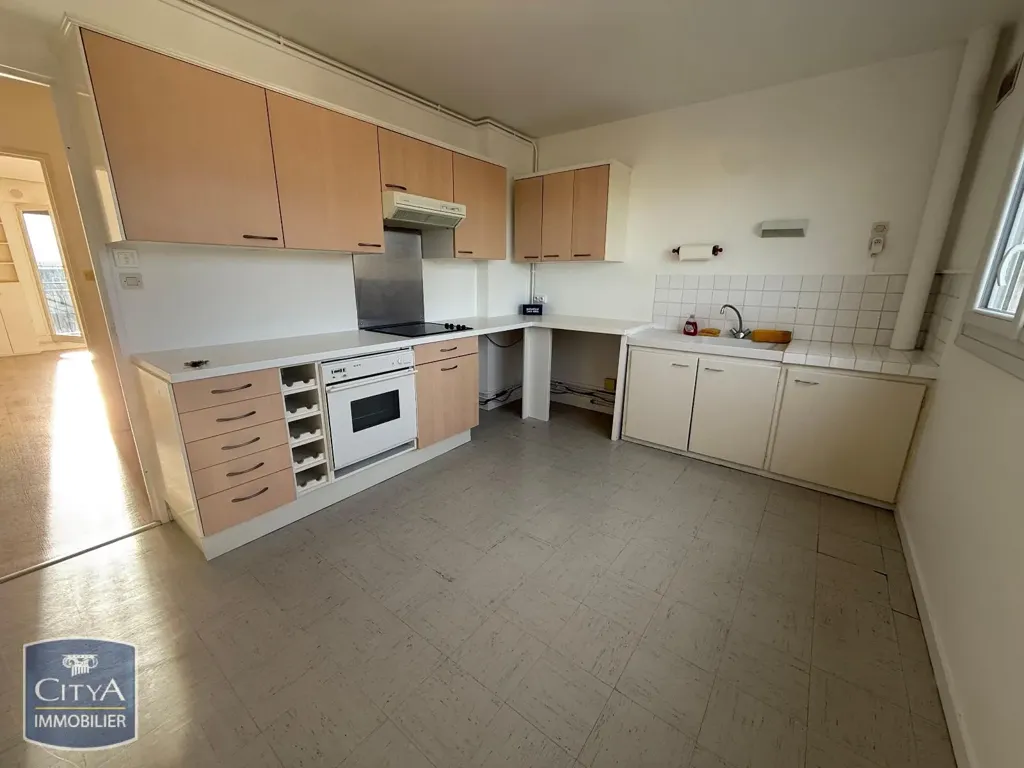 Cuisine - Appartement avec Balcon et Parking à Alençon