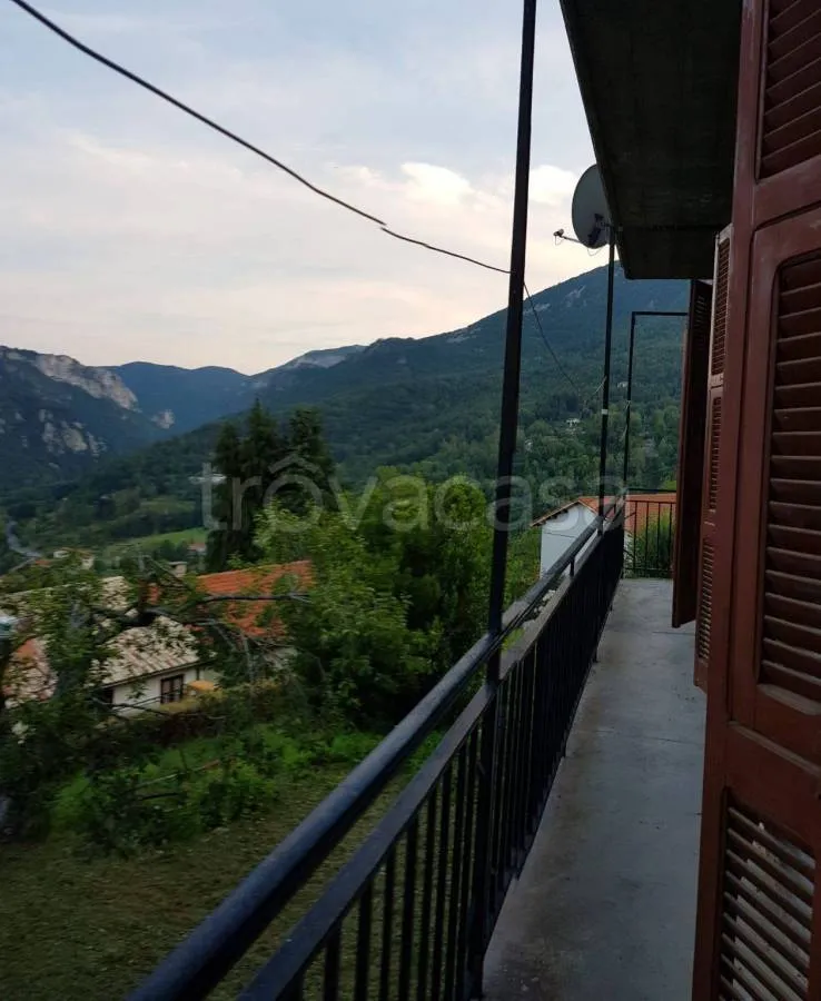 Rõdu - Detached Apartment with Garden in Ormea