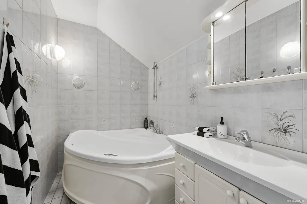 Vannitoad - Charming Loft with Balcony in Borås