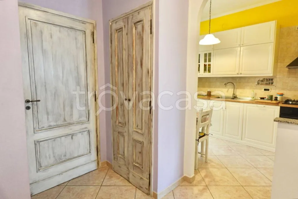 Esik - Bright Apartment with Balcony in Turin