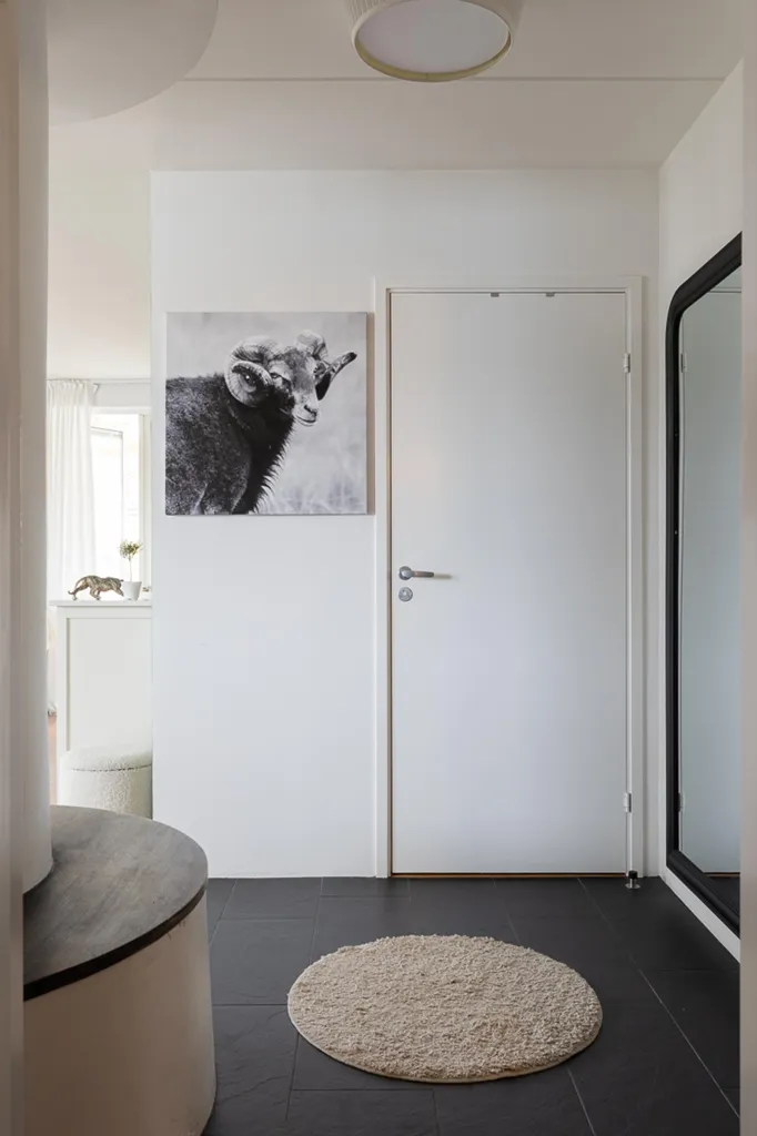 Esik - Apartment with Balcony on Tegelviksgatan, Södermalm