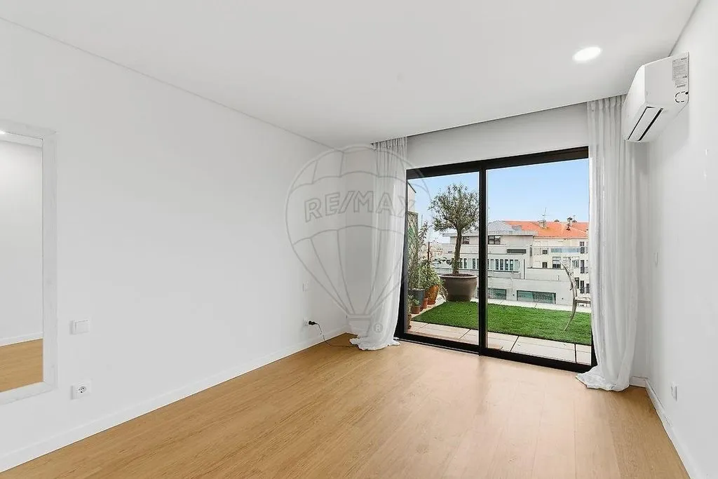 Toad - 3-Bedroom Penthouse with Terraces in Aveiro