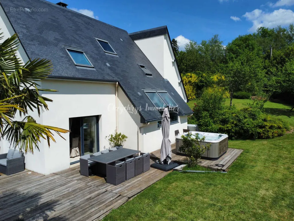 Välivaade - Contemporary Architectural House with Valley View