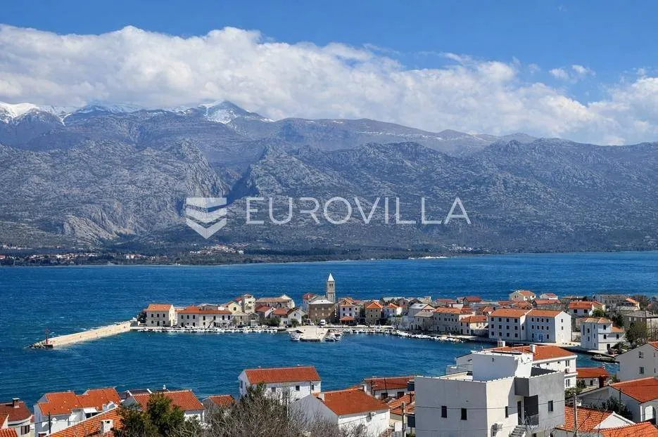 Two-Bedroom Apartment with Sea View in Vinjerac