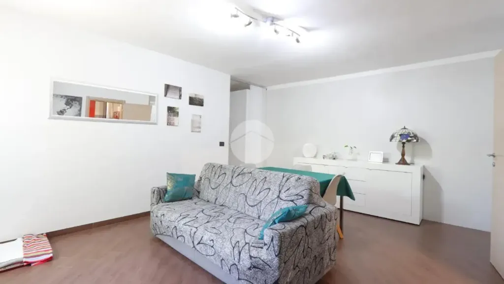 Séjour - Bifamiliare Portion with Private Garden in Pescara
