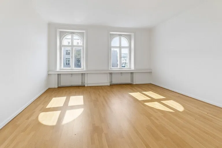 Pièces - Corner Office with Central Location in Copenhagen