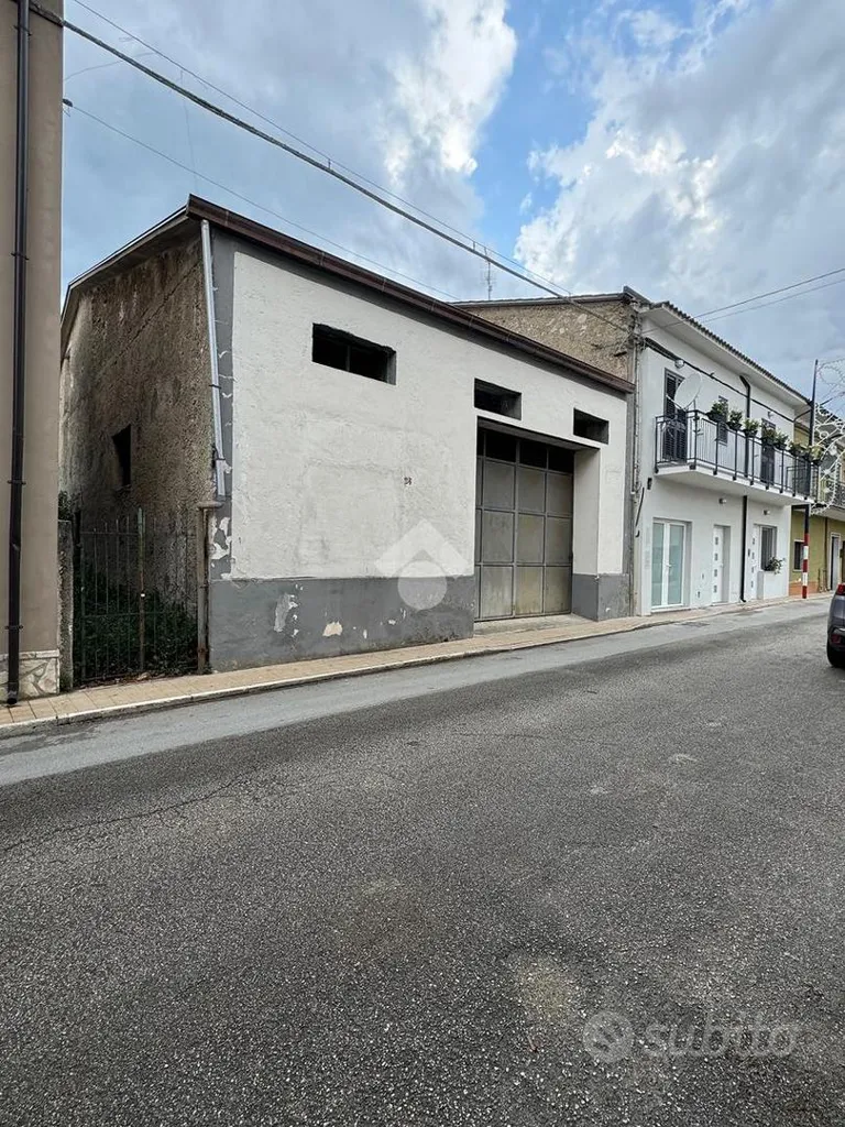 Esterno - Warehouse for Renovation with Courtyard in Pozzilli