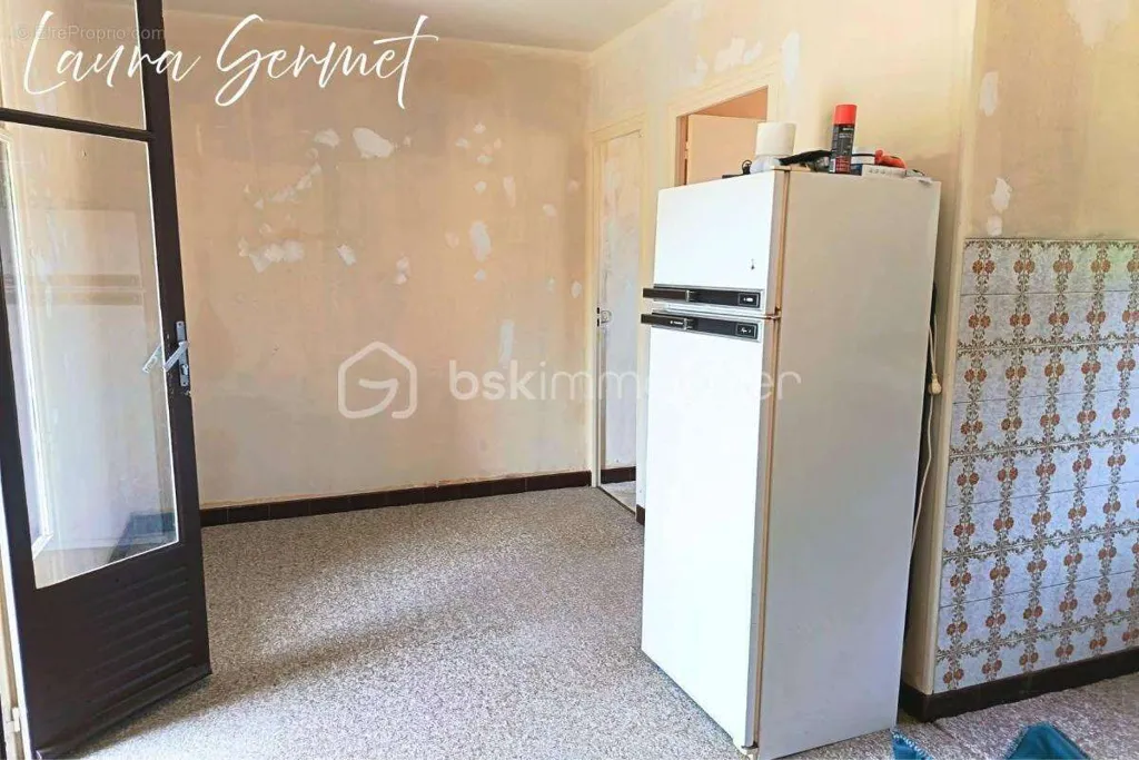 Cuisine - Maisonnette à Rénover avec Terrain à Anjouin