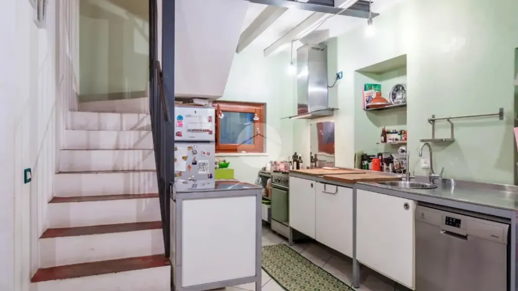Cuisine - Rustic-Style Flat with Courtyard in Brescia