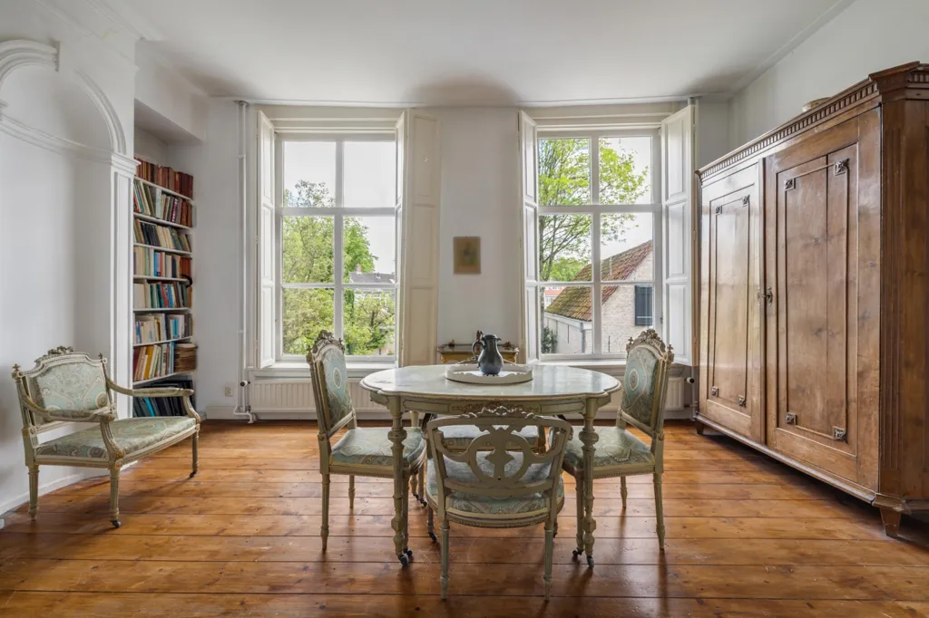 Dining Room - Monumental Villa with Historical Charm in Breda