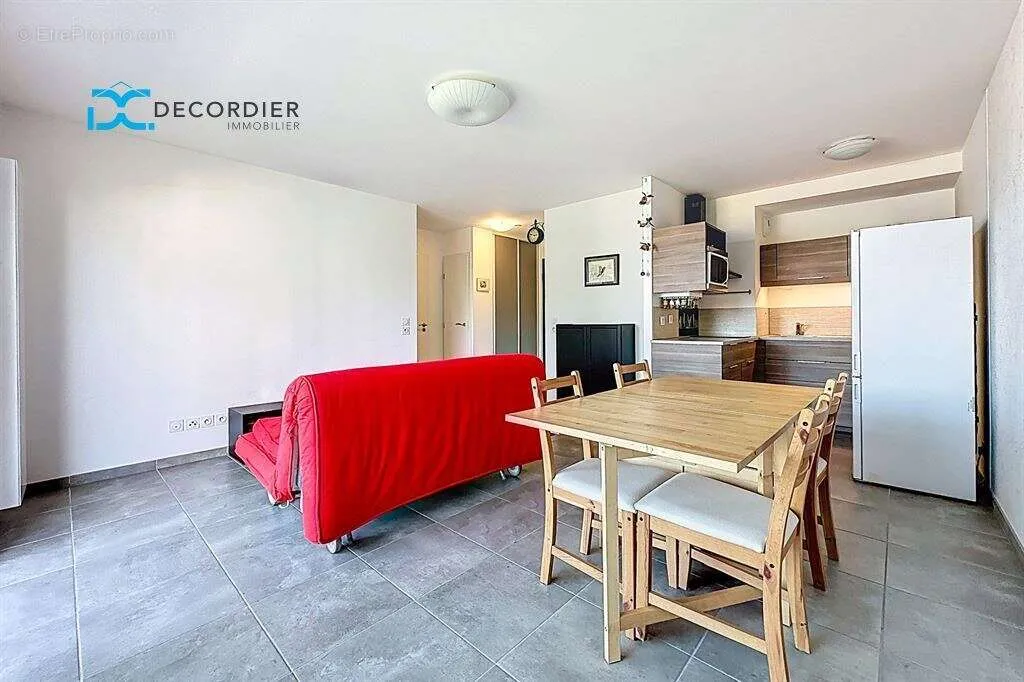 Séjour - Appartement avec Balcon proche Embarcadère à Evian-les-Bains