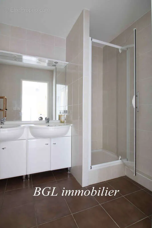 Salles de bain - Appartement de plain-pied avec terrasse à Biscarrosse Plage