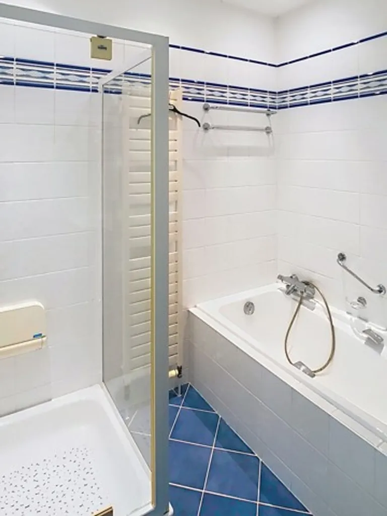 Salles de bain - Maison à Rénover avec Terrasse à Overijse
