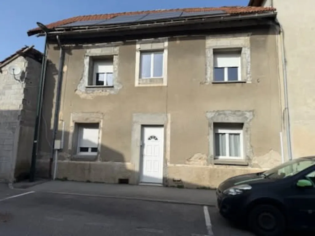 Maison au Calme avec Garage et Terrain à Champier