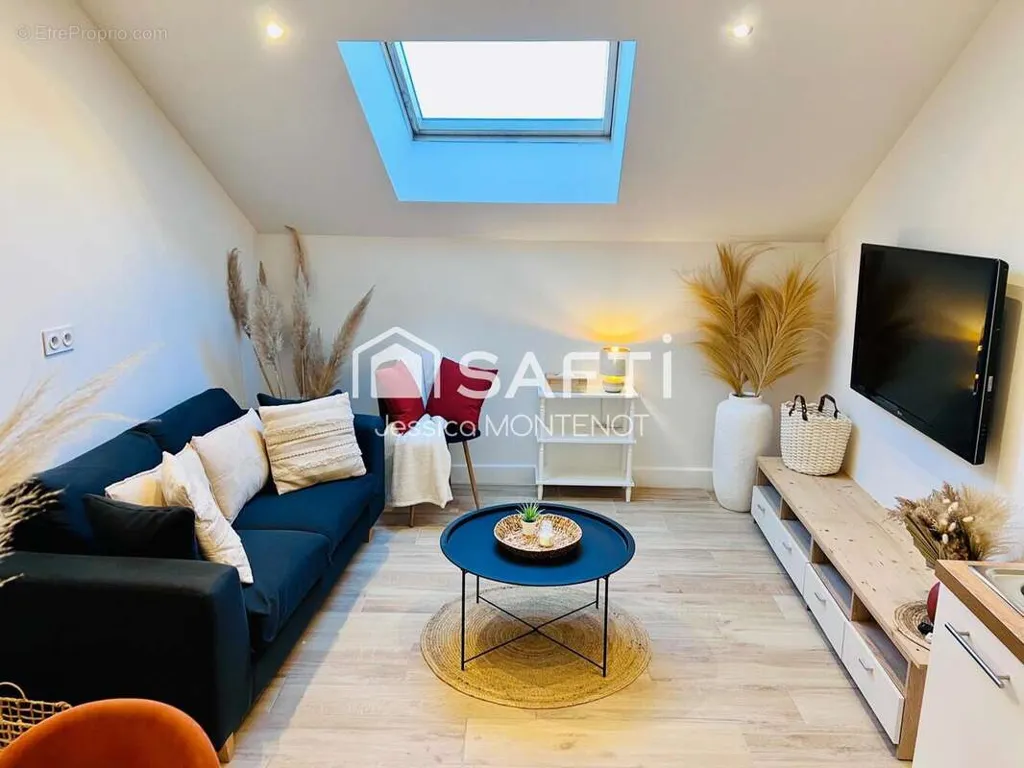 Soggiorno - Duplex Apartment with Parking in Beaune