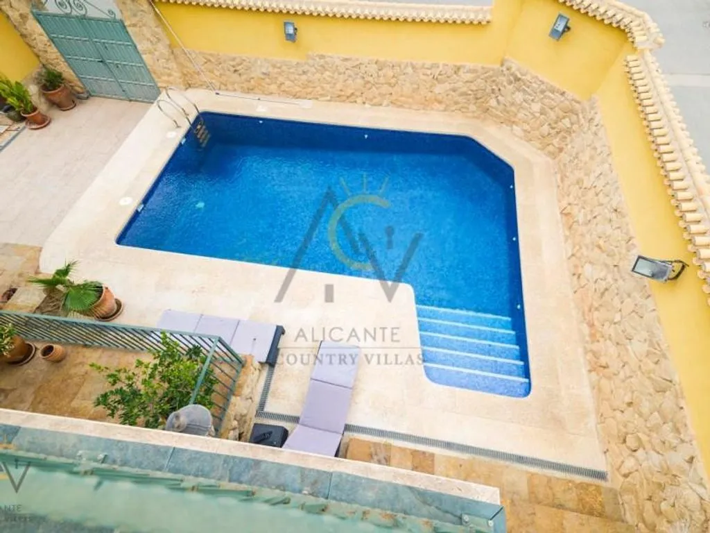 Bassein - Luxury House with Pool in Pinoso