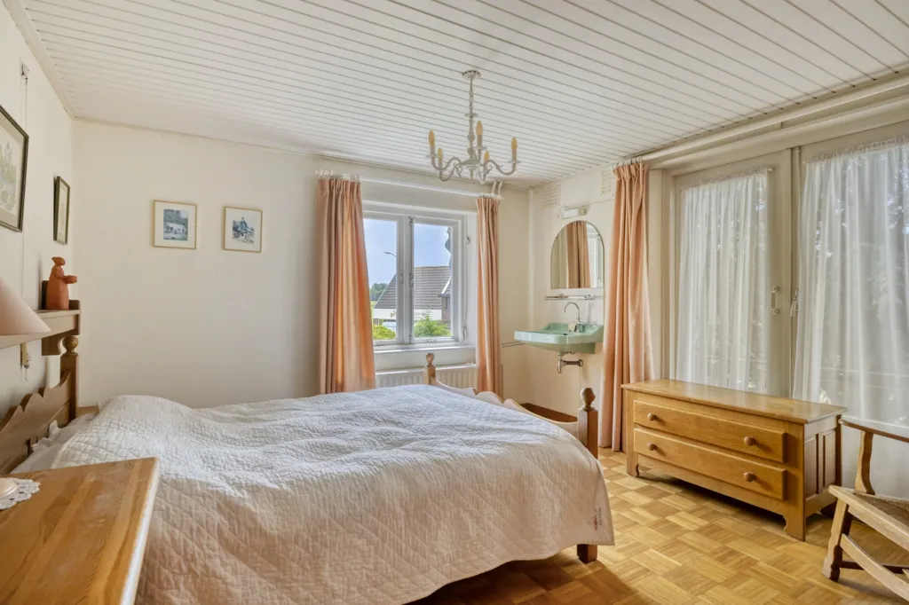 Magamistoad - Free-Standing House with Garden in Breda