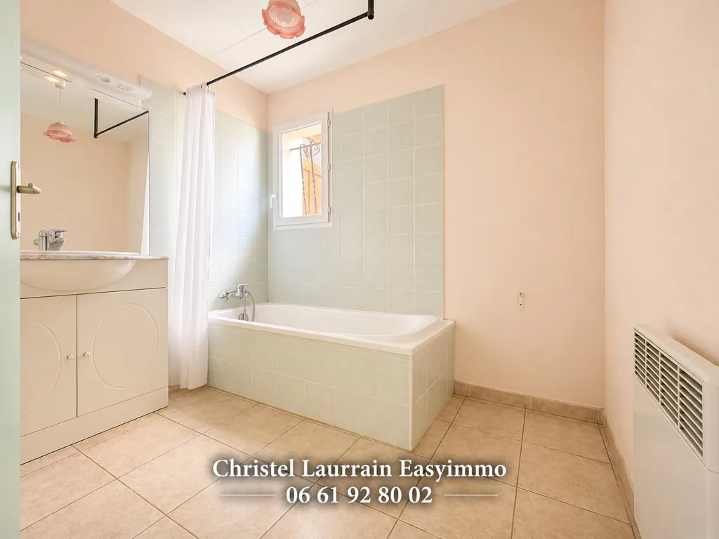 Vannitoad - House with Renovation Potential in Sillans-la-Cascade
