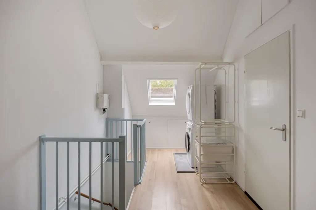 Esik - Spacious End-Terrace House with Garden in Capelle