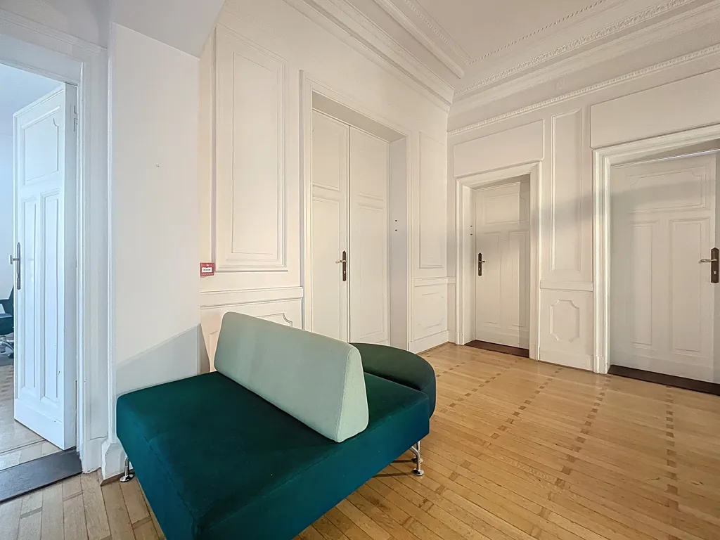 Elutuba - Office Space with High Ceilings in Brussels