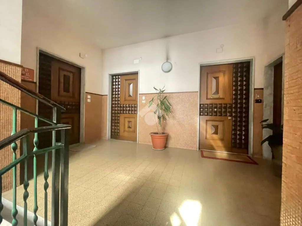 Esik - Apartment with Balcony and Parking in Benevento