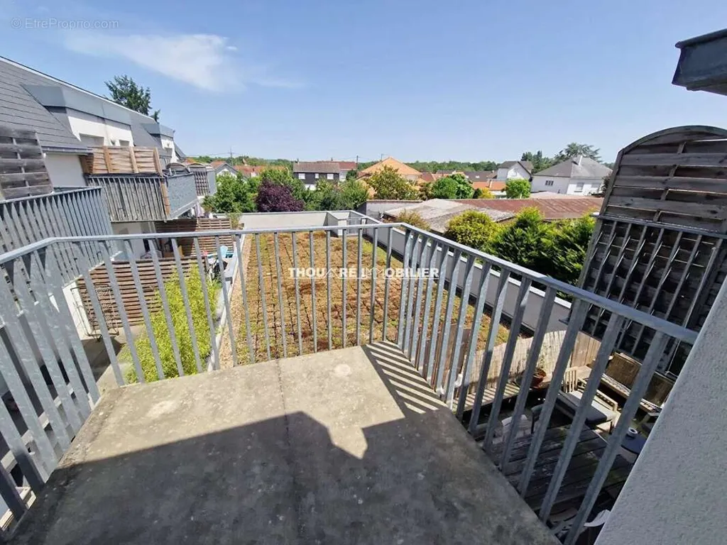 Rõdu - 1-Bedroom Flat with Balcony in Centre Thouaré