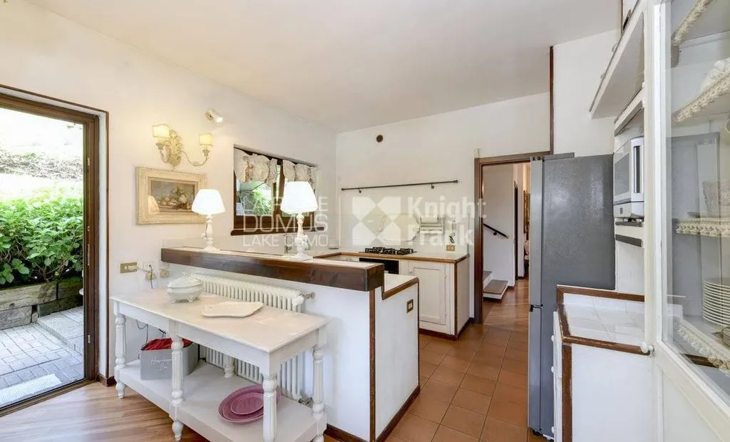 Köök - Villa with Pool in Guanzate, Italy