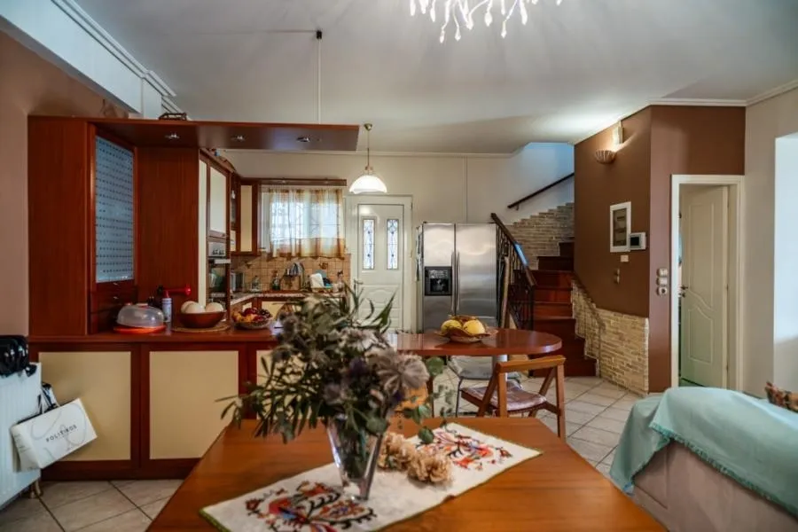 Salle à manger - Modern Mezzanine in Agios Dimitrios