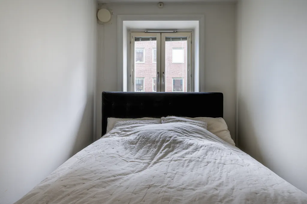Chambres - 1930s Charm with Modern Features in Kungsgatan