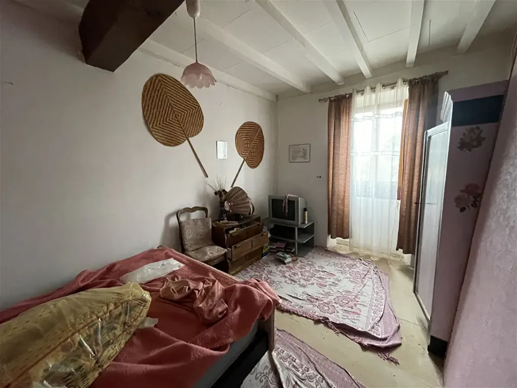 Chambres - Maison de 4 pièces avec jardin à Pailhes