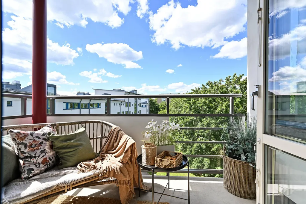 Rõdu - Two-Bedroom Flat with Garden View in Farsta