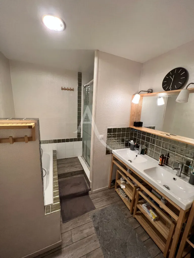 Salles de bain - Appartement Duplex avec Balcons à Pau