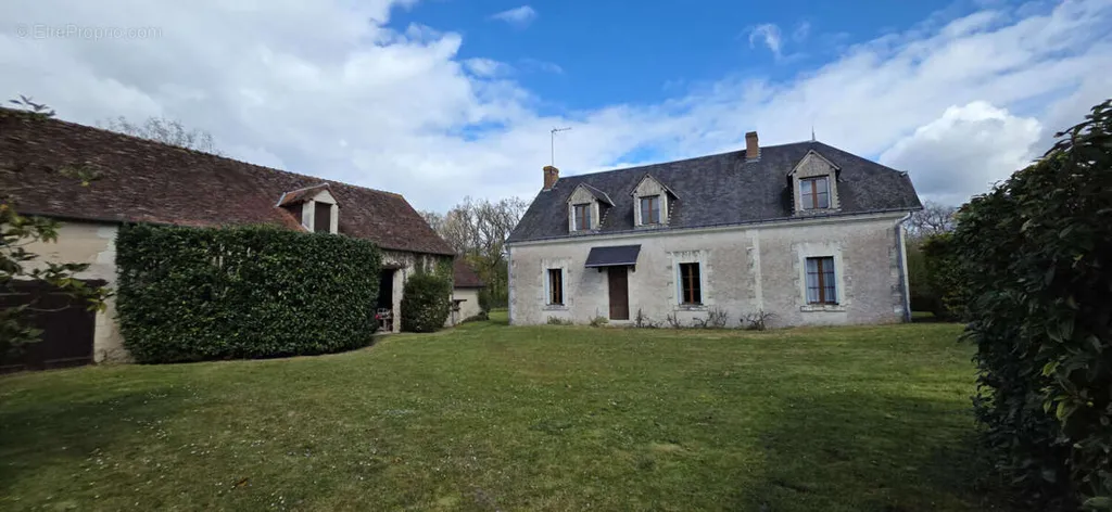 Extérieur - Maison de Caractère avec Parc à Bossay-sur-Claise
