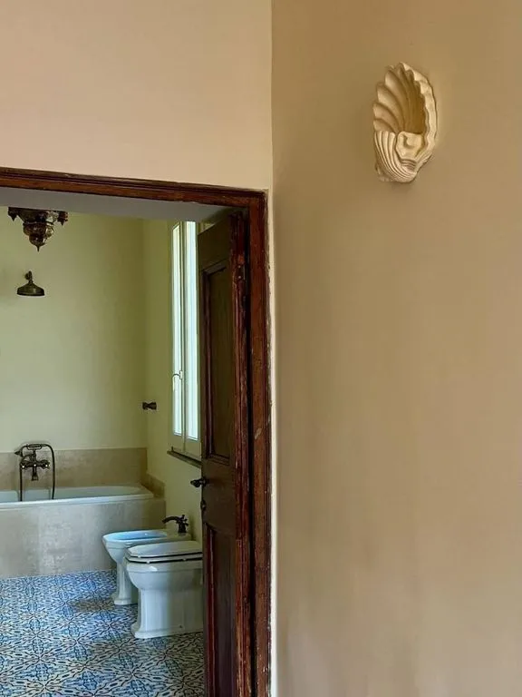 Bagni - Luxury Apartment with Historic Views in Rome