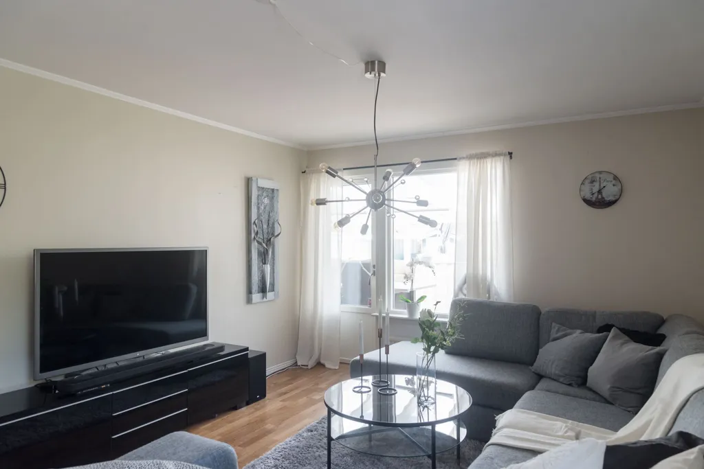 Séjour - Villa with Corner Plot and Pool in Quiet Area