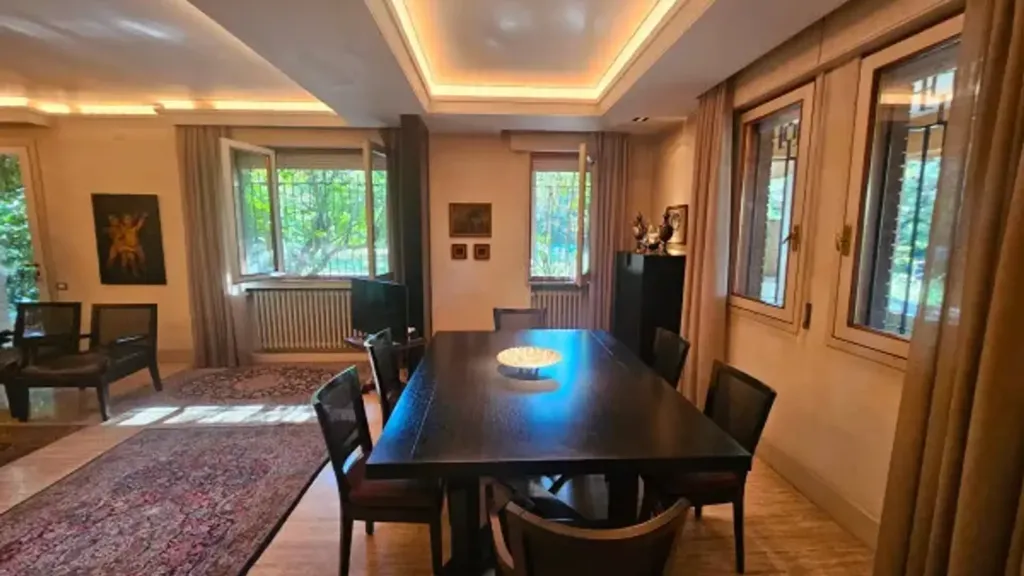 Söögituba - Architect-Designed Villa with Private Garden in Soliera