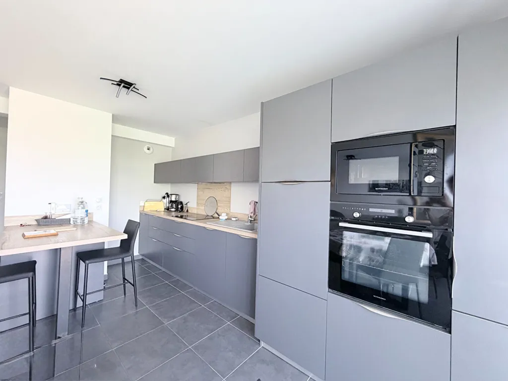 Kitchen - Bright T3 Apartment with Terrace in Pessac Centre
