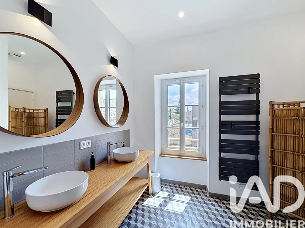 Bathrooms - Charming House with Pool in Saint-Seurin-de-Cadourne