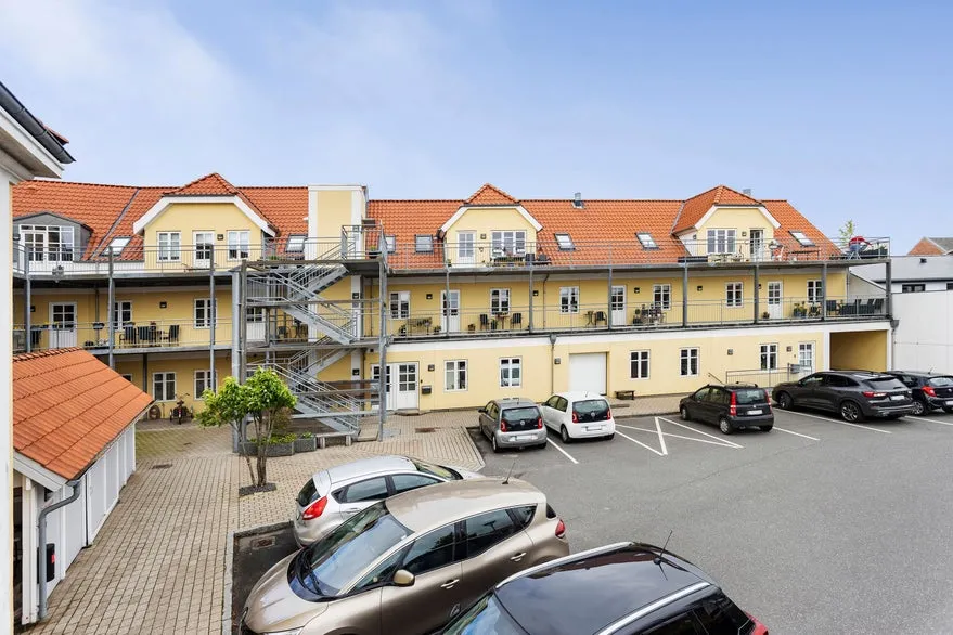 Exterior - Mixed-Use Building with Elevator in Dronninglund