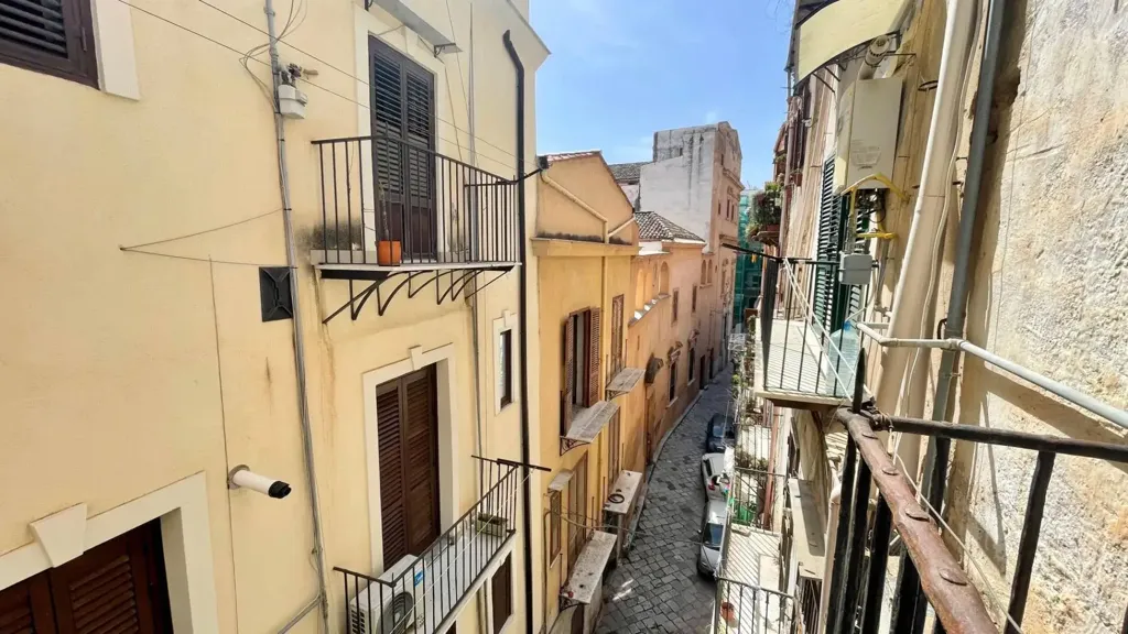 Balcon - Apartment with Balconies in Palermo Centre