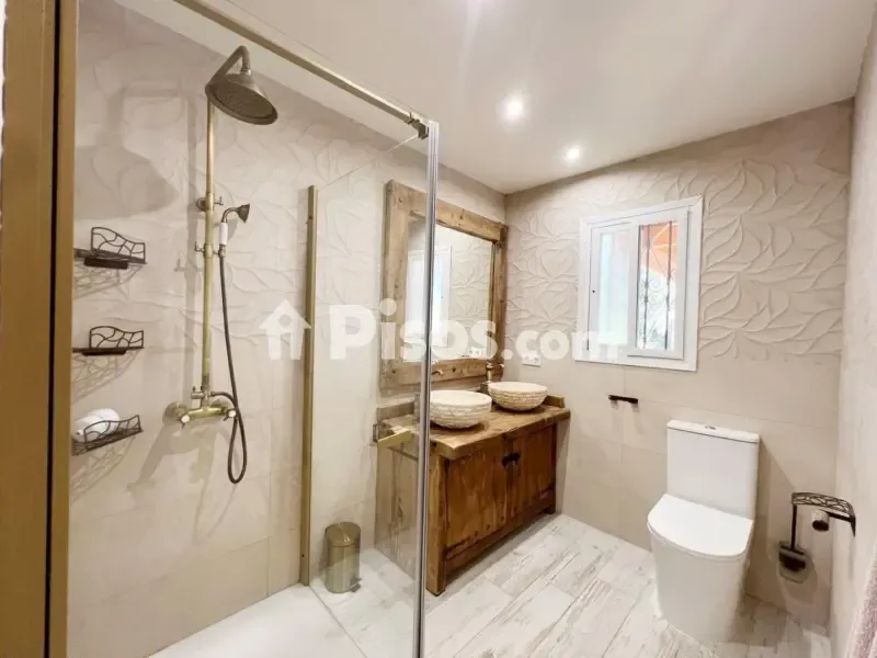 Salles de bain - Maison 4 pièces à ES