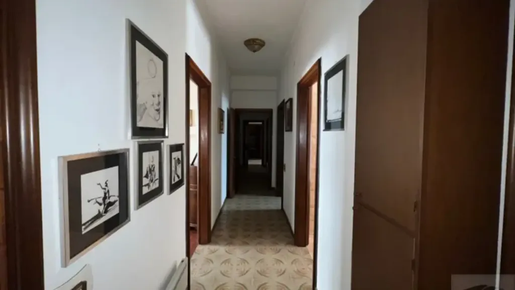 Entrée - Spacious Apartment with Dual Entrance in Rende