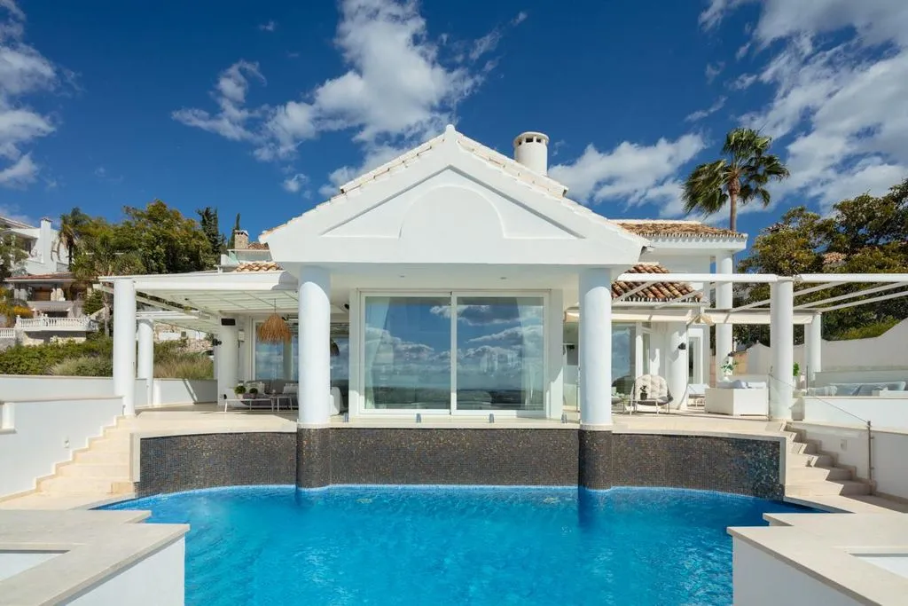 Piscine - Luxury Villa with Sea Views in Marbella