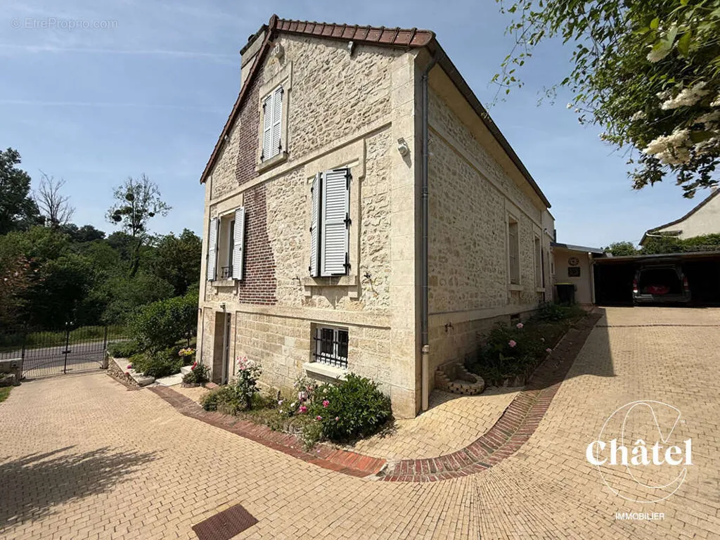 Extérieur - Maison de Maître en Pierre avec Jardin Constructible