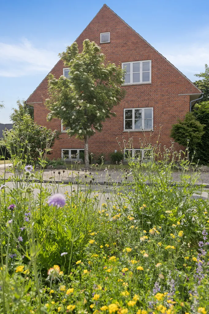 Extérieur - Classical Villa with Architect-Designed Garden in Odense