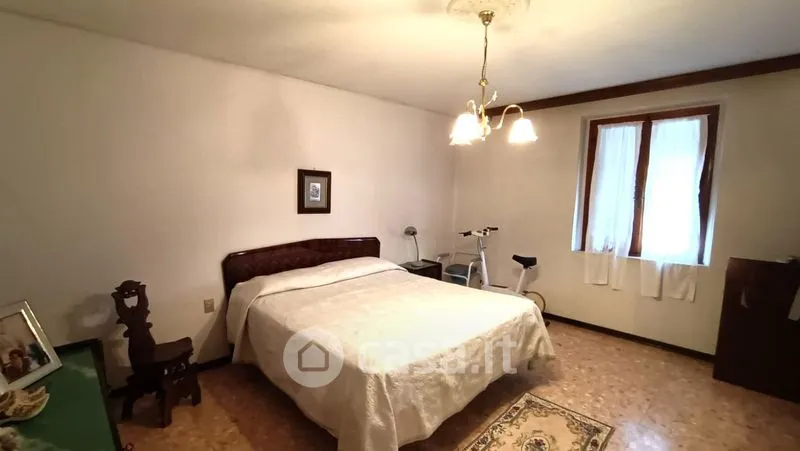 Magamistoad - Terraced House with Garage in Prato